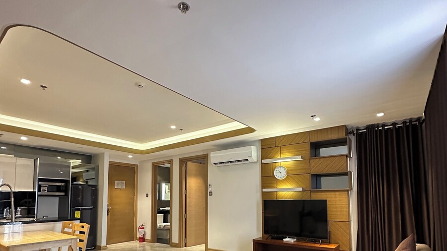 One Euphoria Luxe Hotel