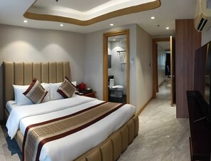 Rom – junior | Sengetøy av topp kvalitet, senger med overmadrass og safe på rommet