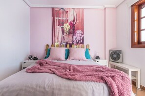 1 habitación, tabla de planchar con plancha, wifi y ropa de cama