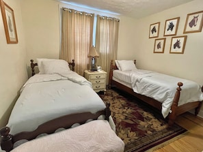 3 Schlafzimmer, Schreibtisch, Bügeleisen/Bügelbrett, kostenloses WLAN