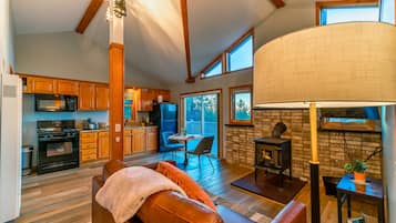 Een smart-tv en een open haard