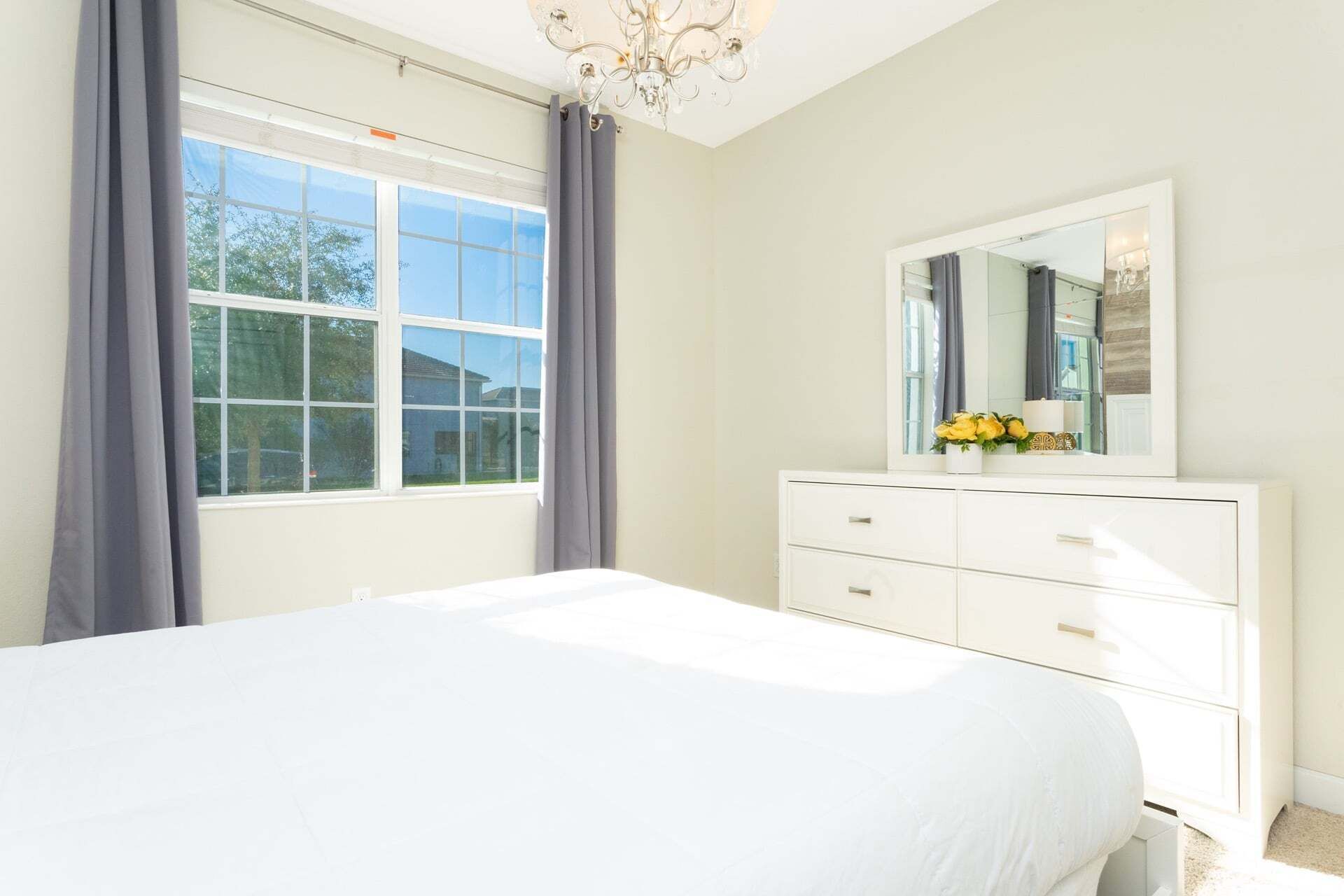 6 bedrooms, iron/ironing board, WiFi (free), bed sheets