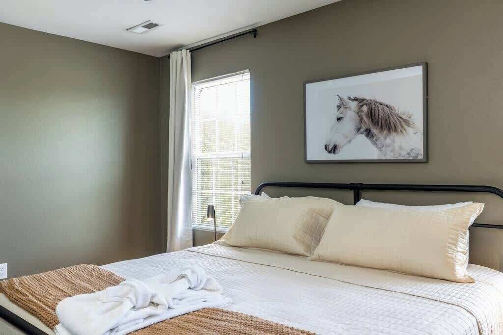 2 chambres, fer et planche à repasser, Wi-Fi, draps fournis