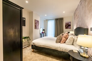 2 chambres, fer et planche à repasser