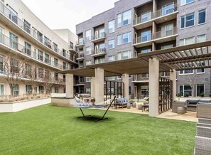 Terrace/patio - ✨Luxury 1 Bedroom Apartment W/ Resort Style Pool✨ (Dallas)