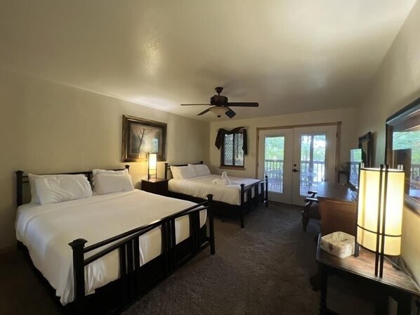 3 chambres, fer et planche à repasser, Wi-Fi, draps fournis