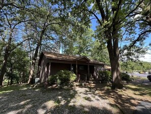 Exterior - Mountain Harbor Forest View Lodge cottage by RedAwning (Mount Ida)