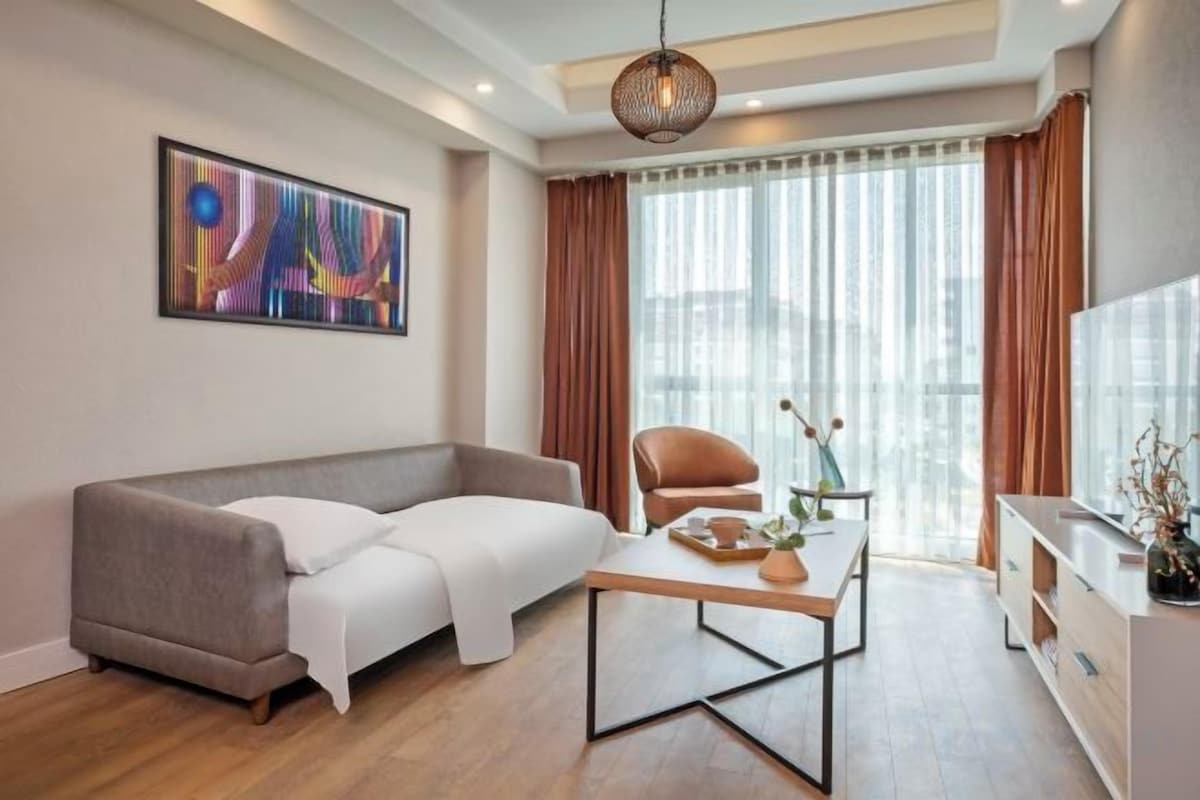 Living area | 55-inch Smart TV with satellite channels