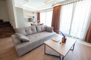 Cobertura presidencial | Área de estar | Smart TV 55 polegadas com canais via satélite