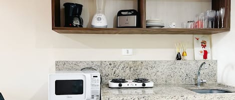 Design Apartment | Private kitchen | Mini-fridge, microwave, blender