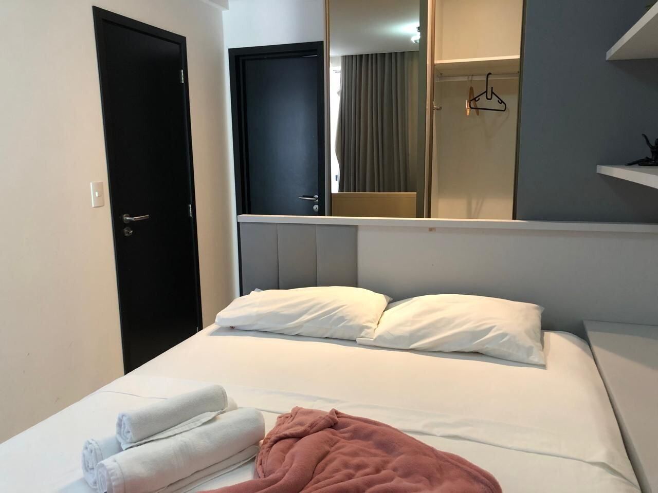 Deluxe Apartment | Free WiFi, bed sheets