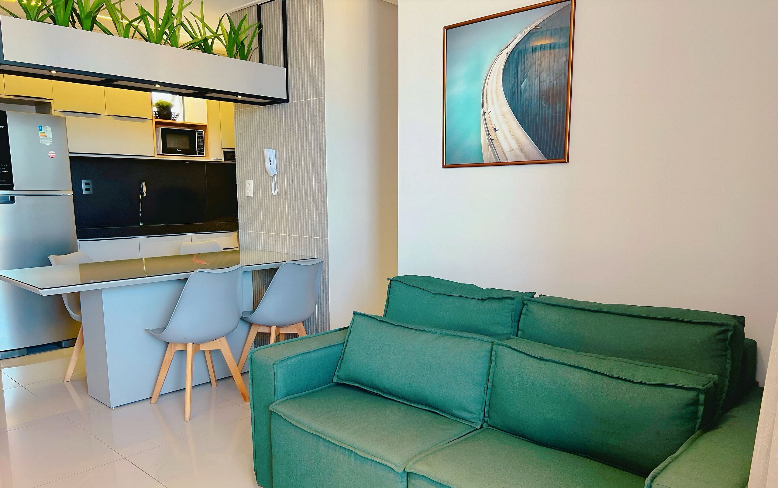 Apartamento | Área de estar | TV 32 polegadas com canais via satélite