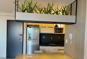 Deluxe Apartment | Dining