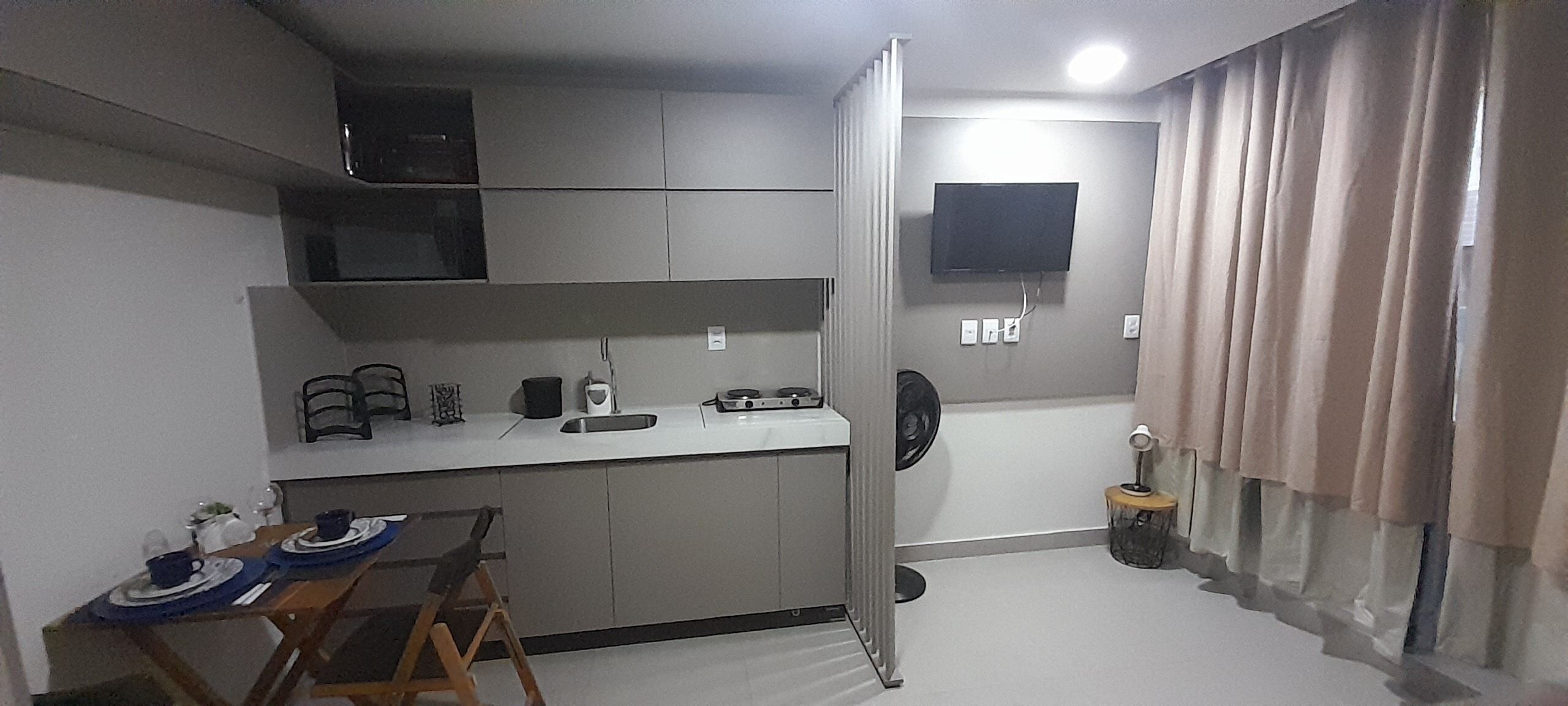 Frigobar, microondas