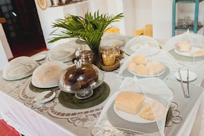 Bao gồm bữa sáng buffet hàng ngày 