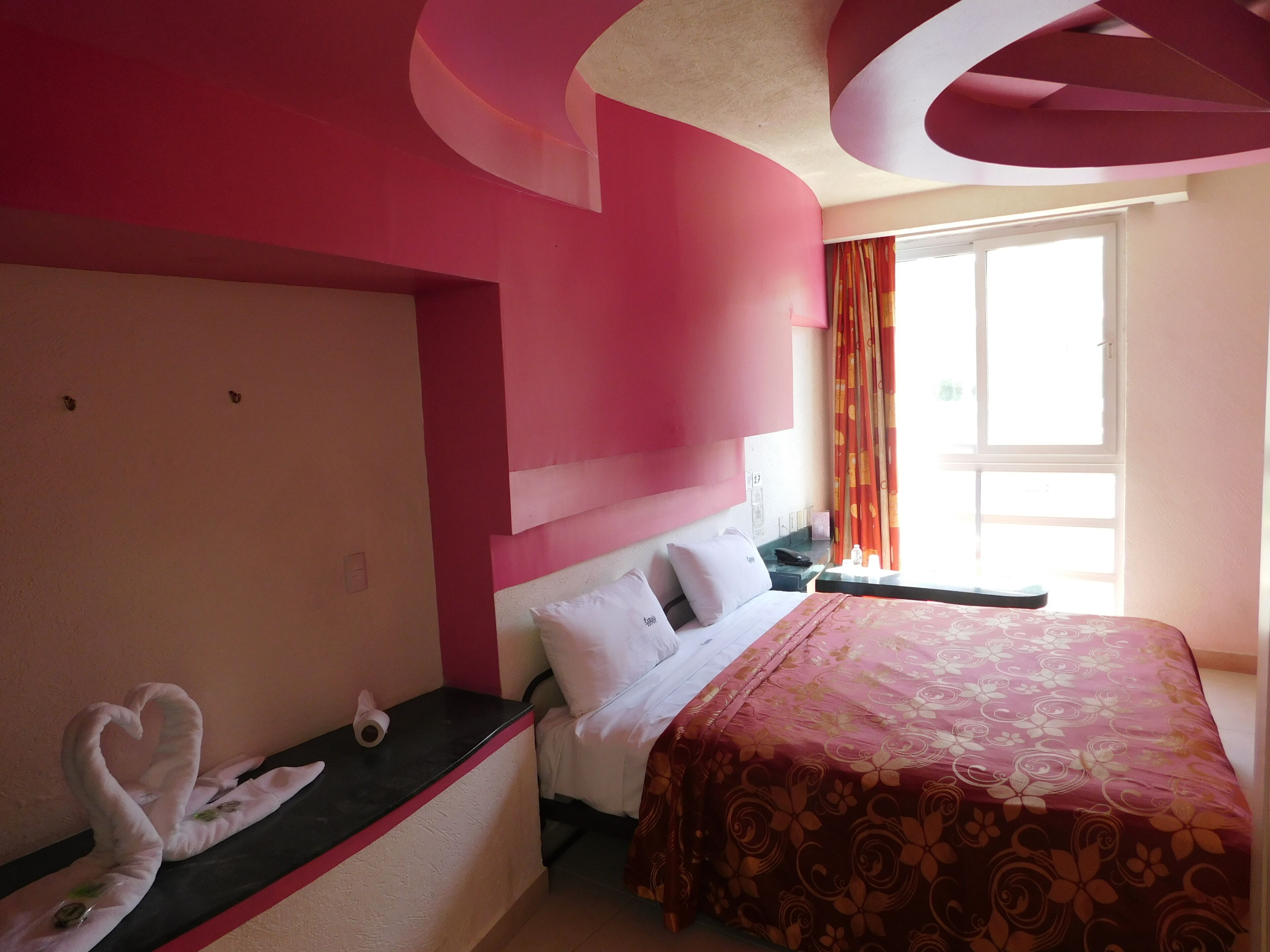 double room | free wifi, bed sheets