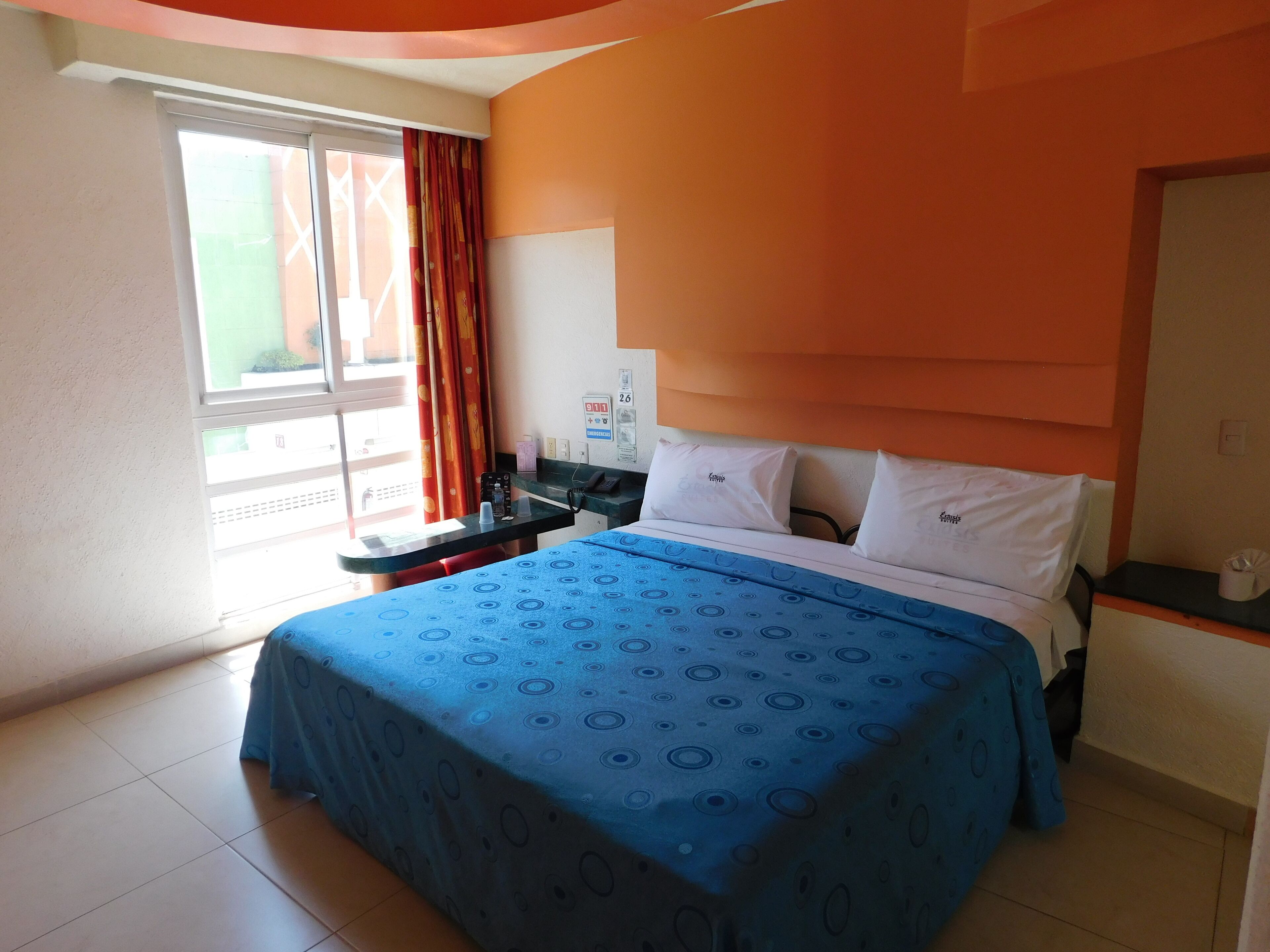 double room | free wifi, bed sheets
