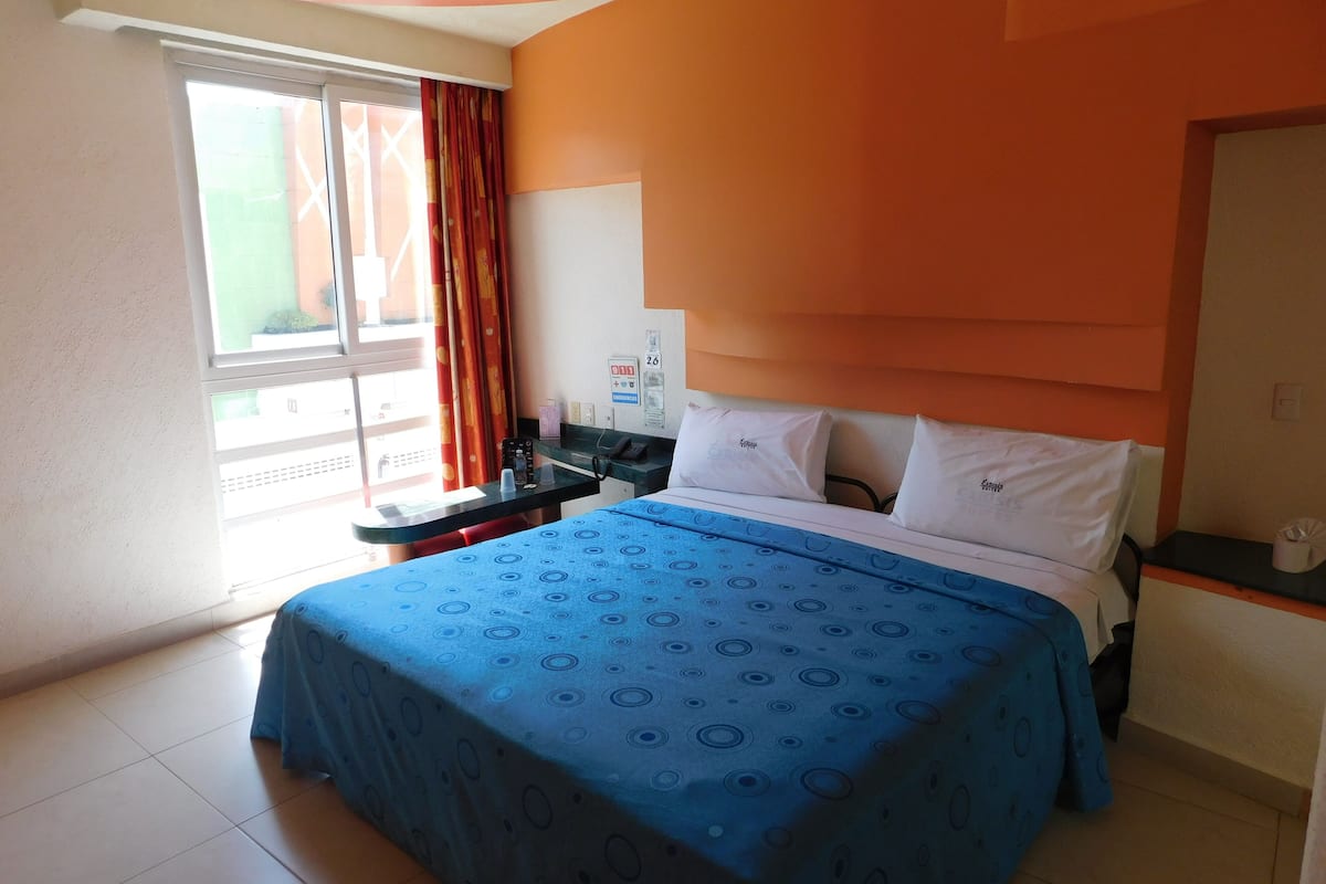 double room | free wifi, bed sheets