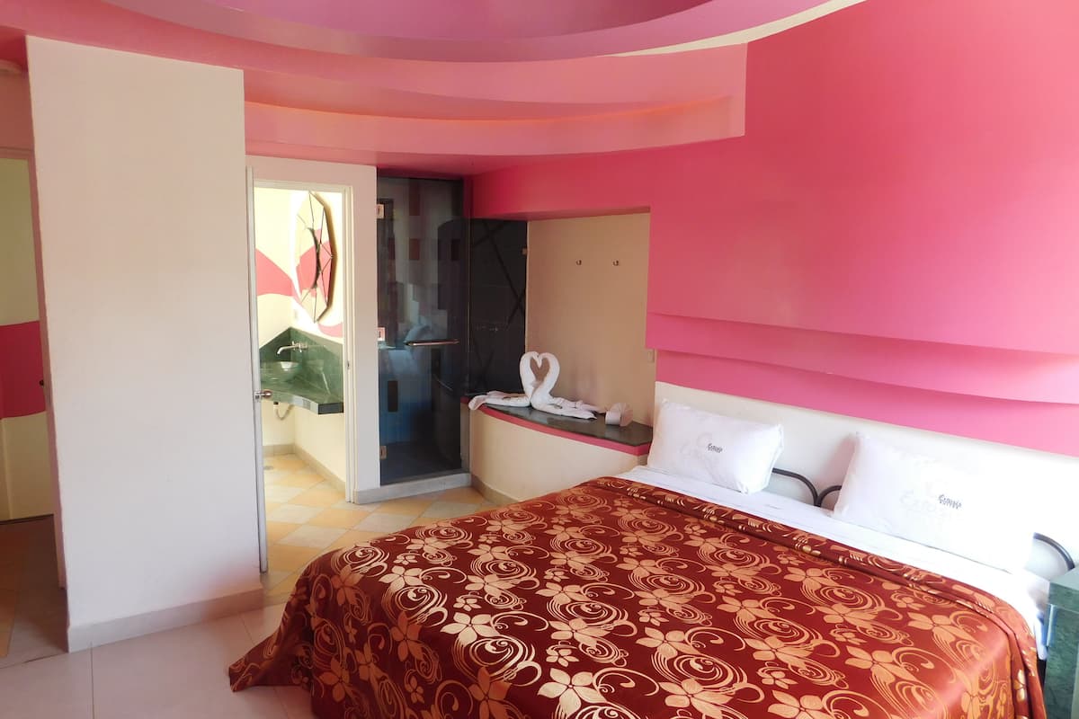 double room | free wifi, bed sheets