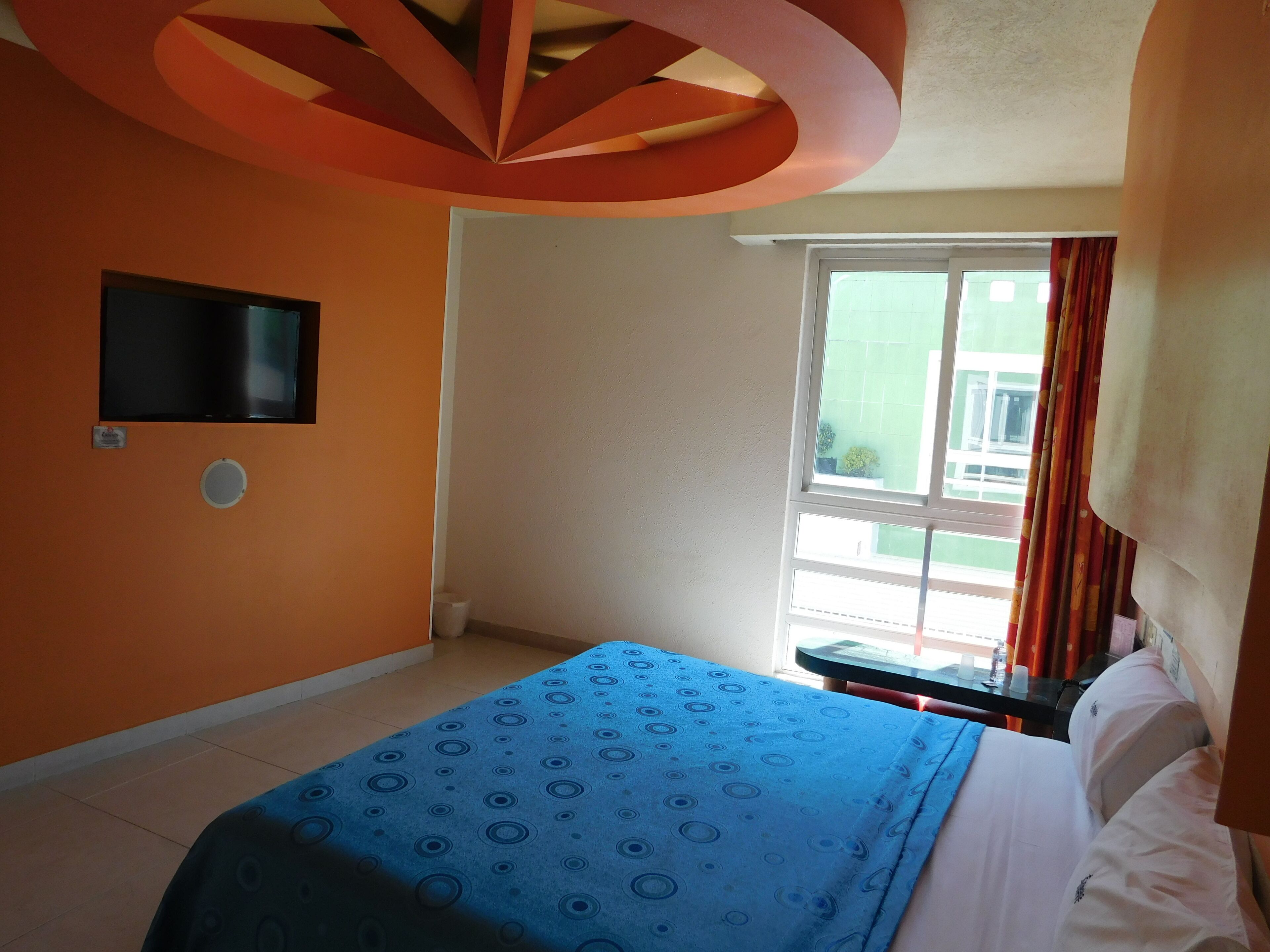 double room | free wifi, bed sheets