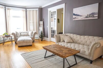 Grand Historic Victorian 4 Bd 4 Ba GameRoom-Arcade
