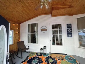 Interior - Grand Historic Victorian 4 Bd 4 Ba GameRoom-Arcade (Ironwood)