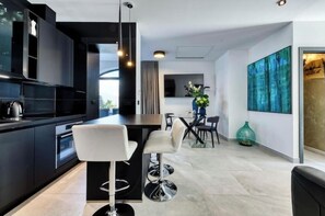 Microwave, oven, dishwasher, electric kettle - Apartment with Heated Outdoor private pool (Dubrovnik)
