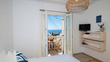 Deluxe Room, 1 Bedroom, Balcony, Sea View | Memory foam beds, in-room safe, blackout drapes, soundproofing