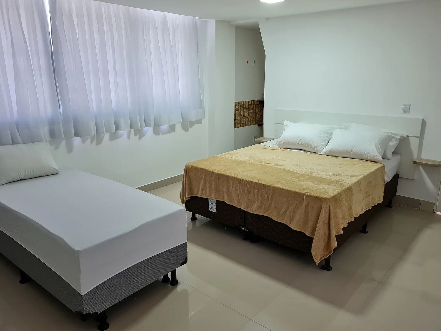 Free WiFi, bed sheets