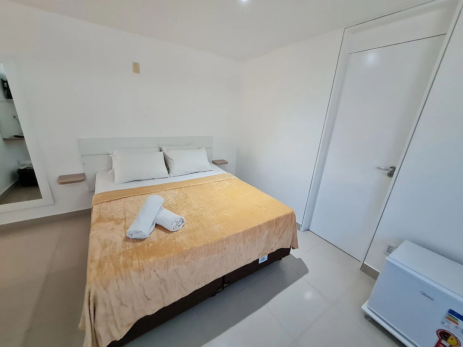 Free WiFi, bed sheets