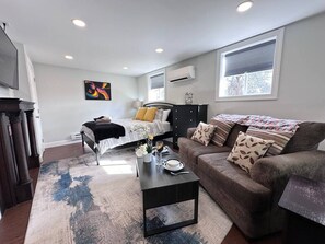 1 habitación, tabla de planchar con plancha, wifi gratis y ropa de cama