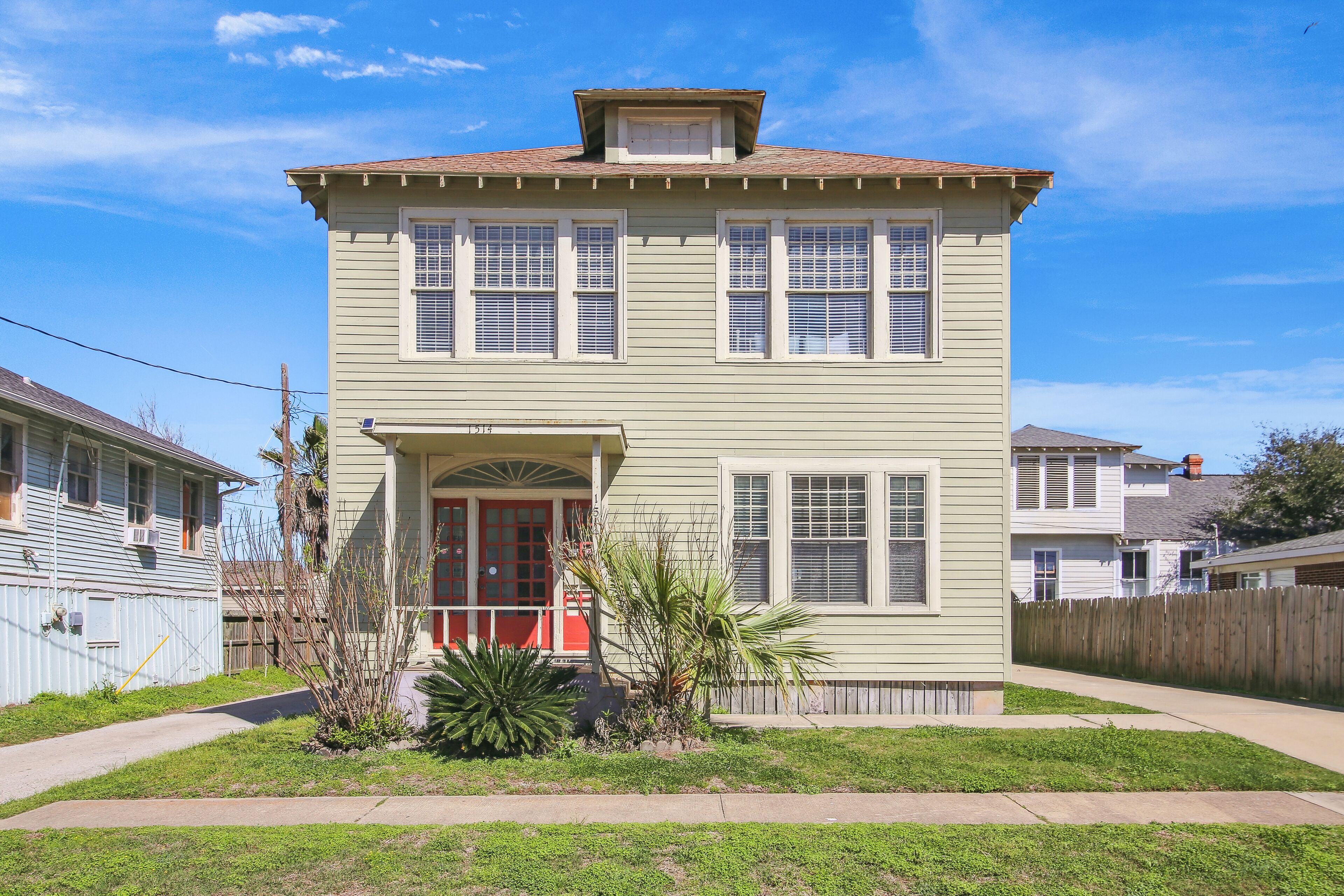 The Big Kahuna Manor | Large Double Duplex!