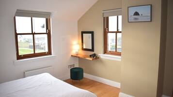 5 slaapkamers, een strijkplank/strijkijzer, reisbedje, gratis wifi