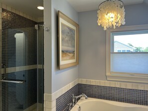 Shower, jetted bath, hair dryer, towels