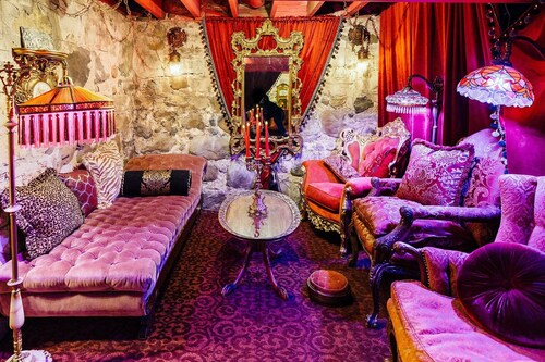 Vintage Bayview Heaven on the Park w/Secret Lounge