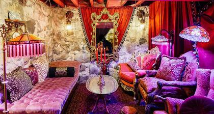 Vintage Bayview Heaven on the Park w/Secret Lounge