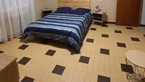 1 soverom, reiseseng for barn, wi-fi (inkludert) og sengetøy