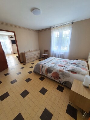 1 slaapkamer, reisbedje, gratis wifi, beddengoed