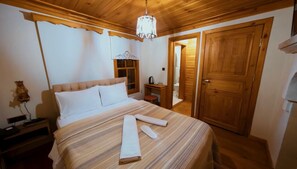 Room | Egyptian cotton sheets, premium bedding, laptop workspace, free WiFi - Utku Konağı (Bartin)