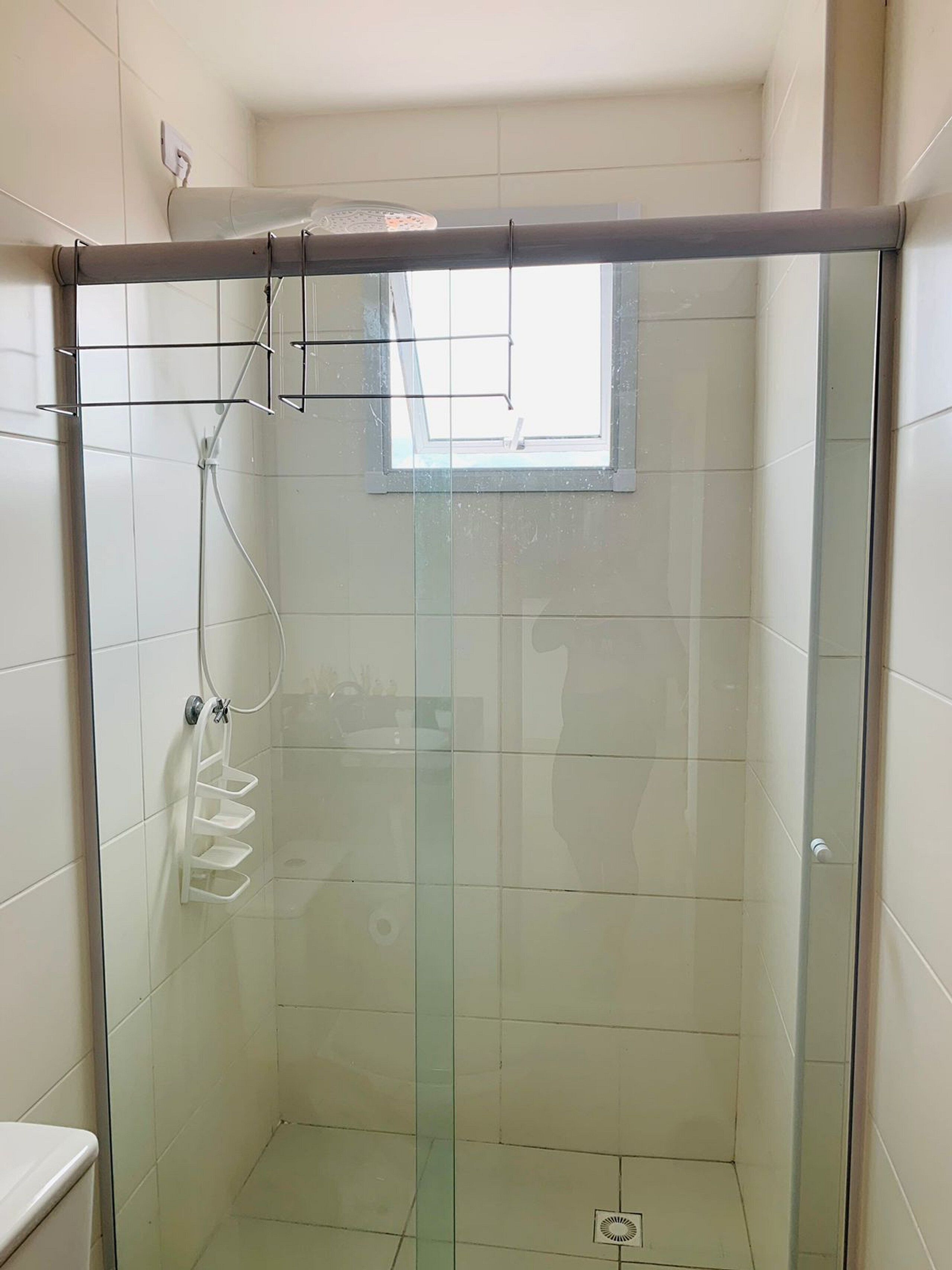 Apartment | Bathroom | Shower, toilet paper