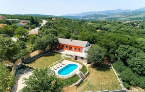 Exterior - Nice home in Kastel Zegarski (Kastel Zegarski)