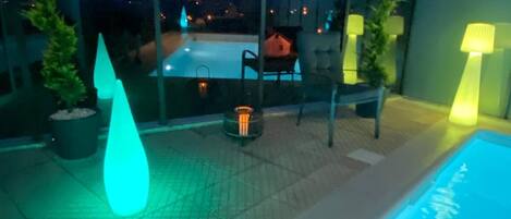 Outdoor pool, a heated pool