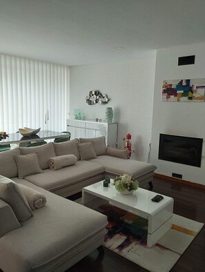 Smart TV, fireplace, table football, ping pong