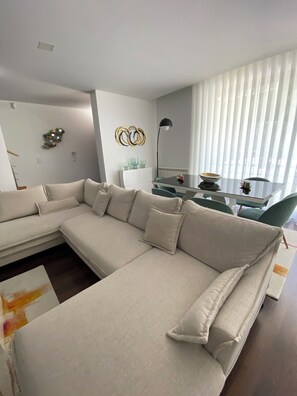 Smart TV, fireplace, table football, ping pong