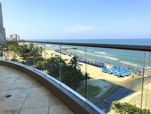 Vue sur la plage ou l’océan