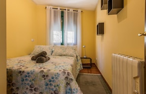 3 bedrooms, free WiFi, bed sheets