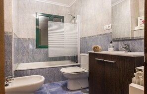 Bathtub