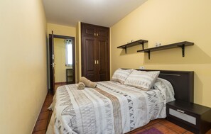 3 bedrooms, free WiFi, bed sheets