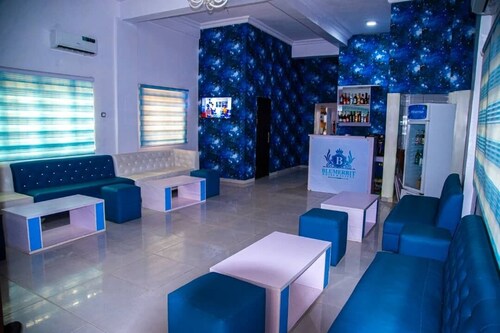 Blumerrit Hotel & Suites