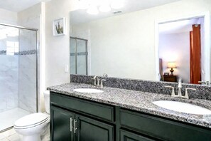 Hair dryer, towels, soap, shampoo - 6BR Disney Villa, Private Pool, Themed Rooms, Storey Lake, Sleeps 16 (Kissimmee)